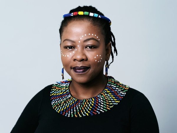 Quels aspects de la tragédie grecque se retrouvent dans le théâtre contemporain ?